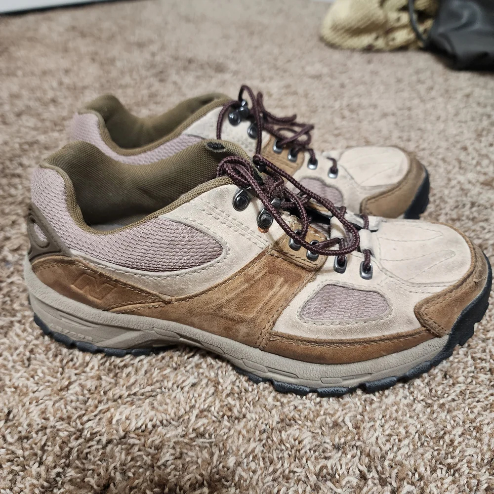 Womens New Balance Athletic Shoes Size 7 - Picture 2 of 7